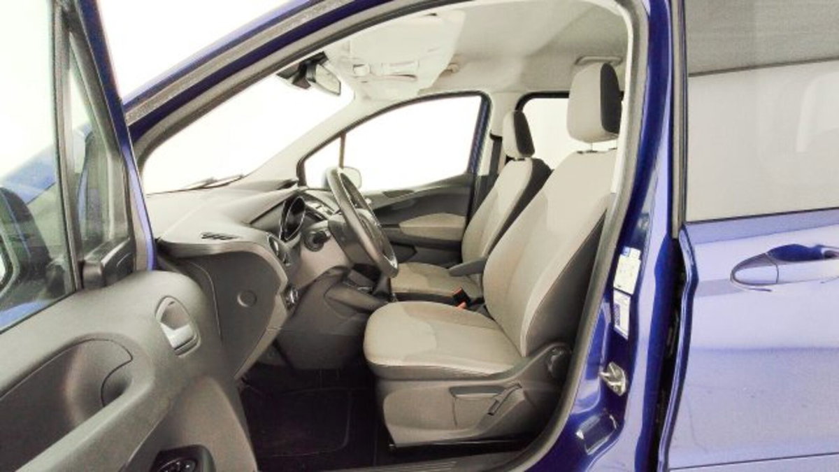 Ford Tourneo Courier 1.5 TDCI 75 CV Titanium (14)