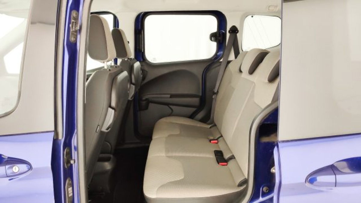 Ford Tourneo Courier 1.5 TDCI 75 CV Titanium (15)