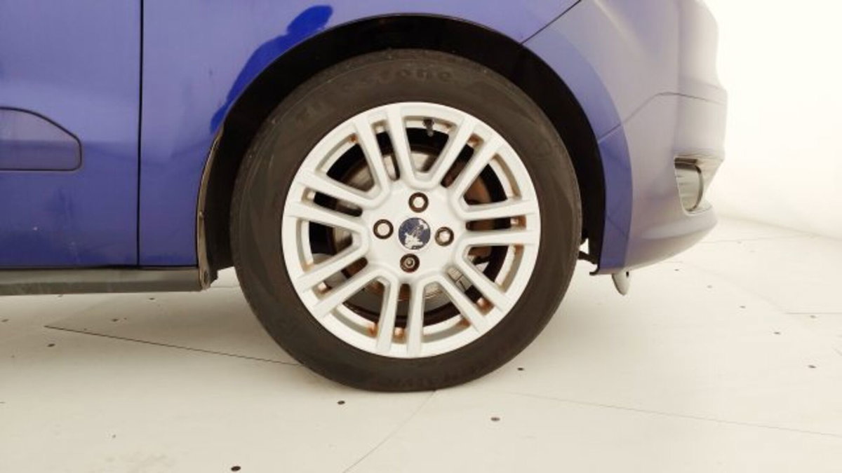 Ford Tourneo Courier 1.5 TDCI 75 CV Titanium (17)