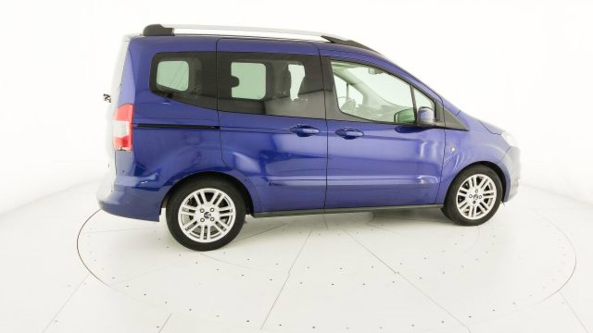 Ford Tourneo Courier 1.5 TDCI 75 CV Titanium (19)
