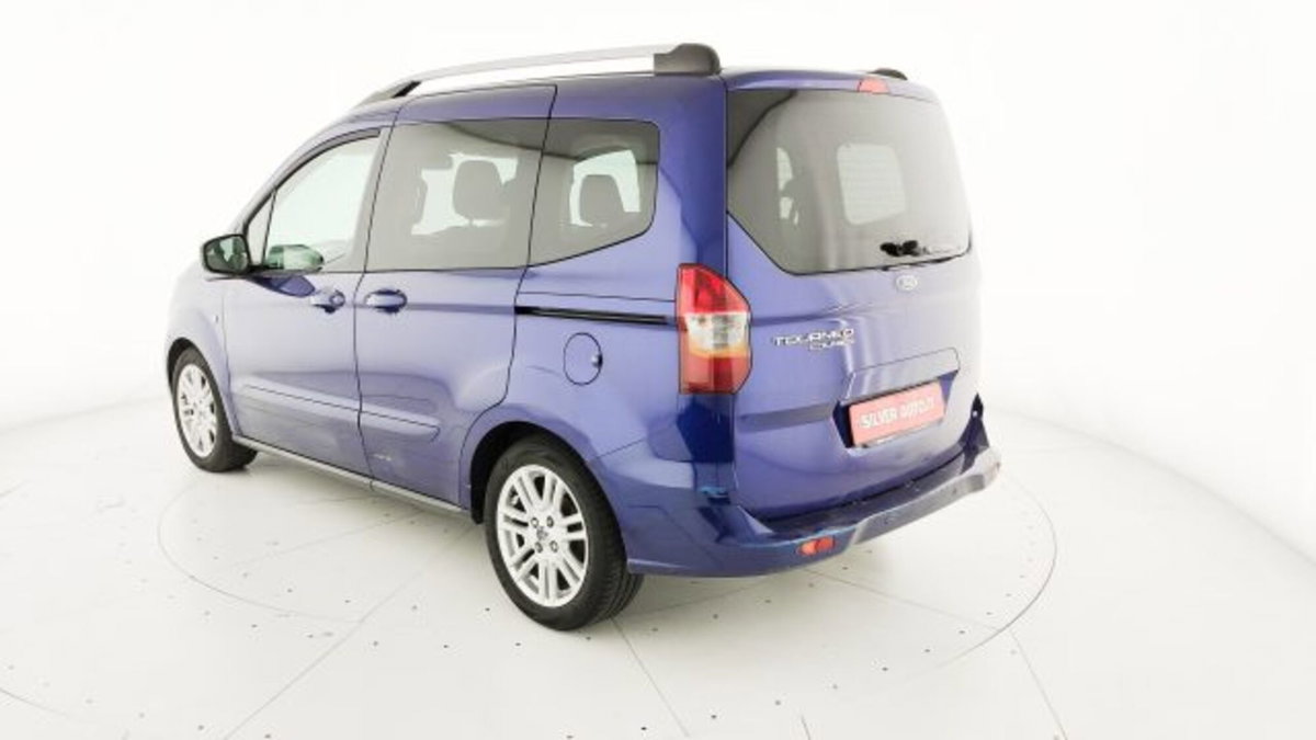 Ford Tourneo Courier 1.5 TDCI 75 CV Titanium (5)