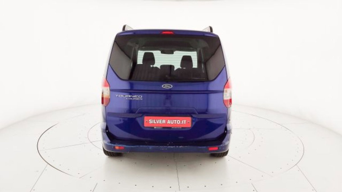 Ford Tourneo Courier 1.5 TDCI 75 CV Titanium (6)