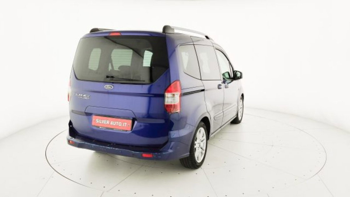 Ford Tourneo Courier 1.5 TDCI 75 CV Titanium (7)