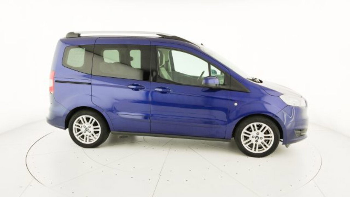 Ford Tourneo Courier 1.5 TDCI 75 CV Titanium (8)