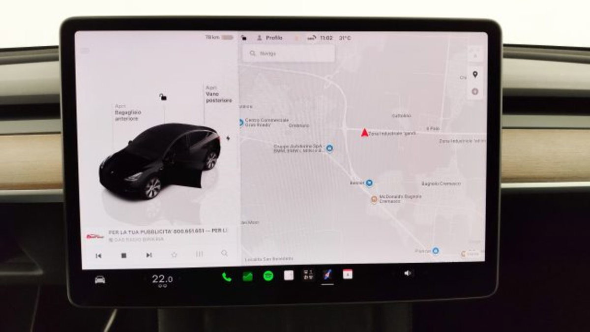 Tesla Model Y Long Range awd (10)