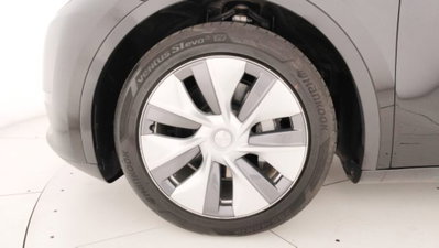 Tesla Model Y Long Range awd (16)