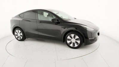 Tesla Model Y Long Range awd (19)