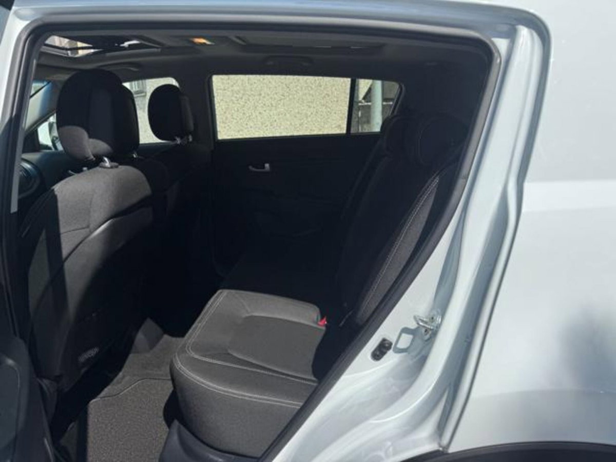 Kia Sportage 1.7 CRDI VGT 2WD Class (8)