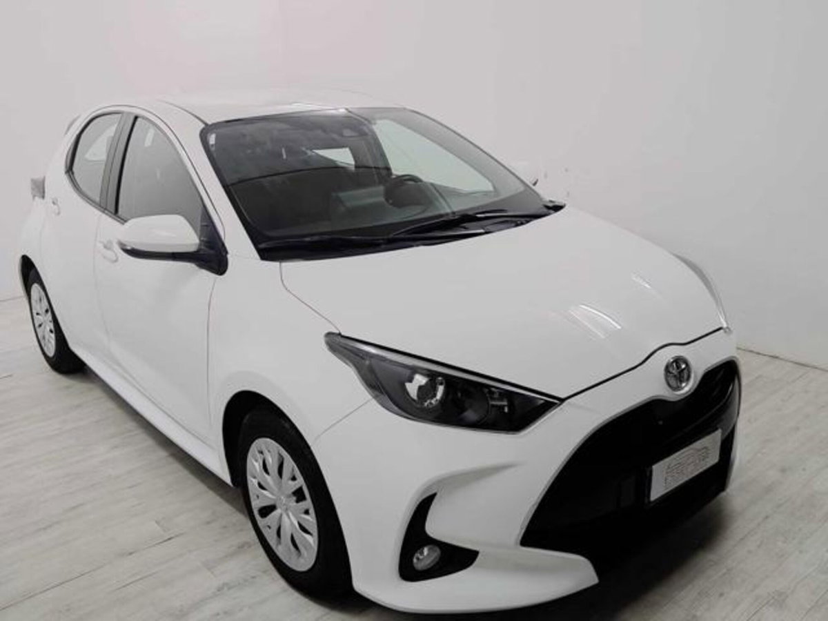 Toyota Yaris 1.0 5 porte Trend (2)