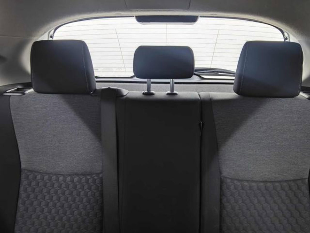 Toyota Yaris 1.0 5 porte Trend (7)