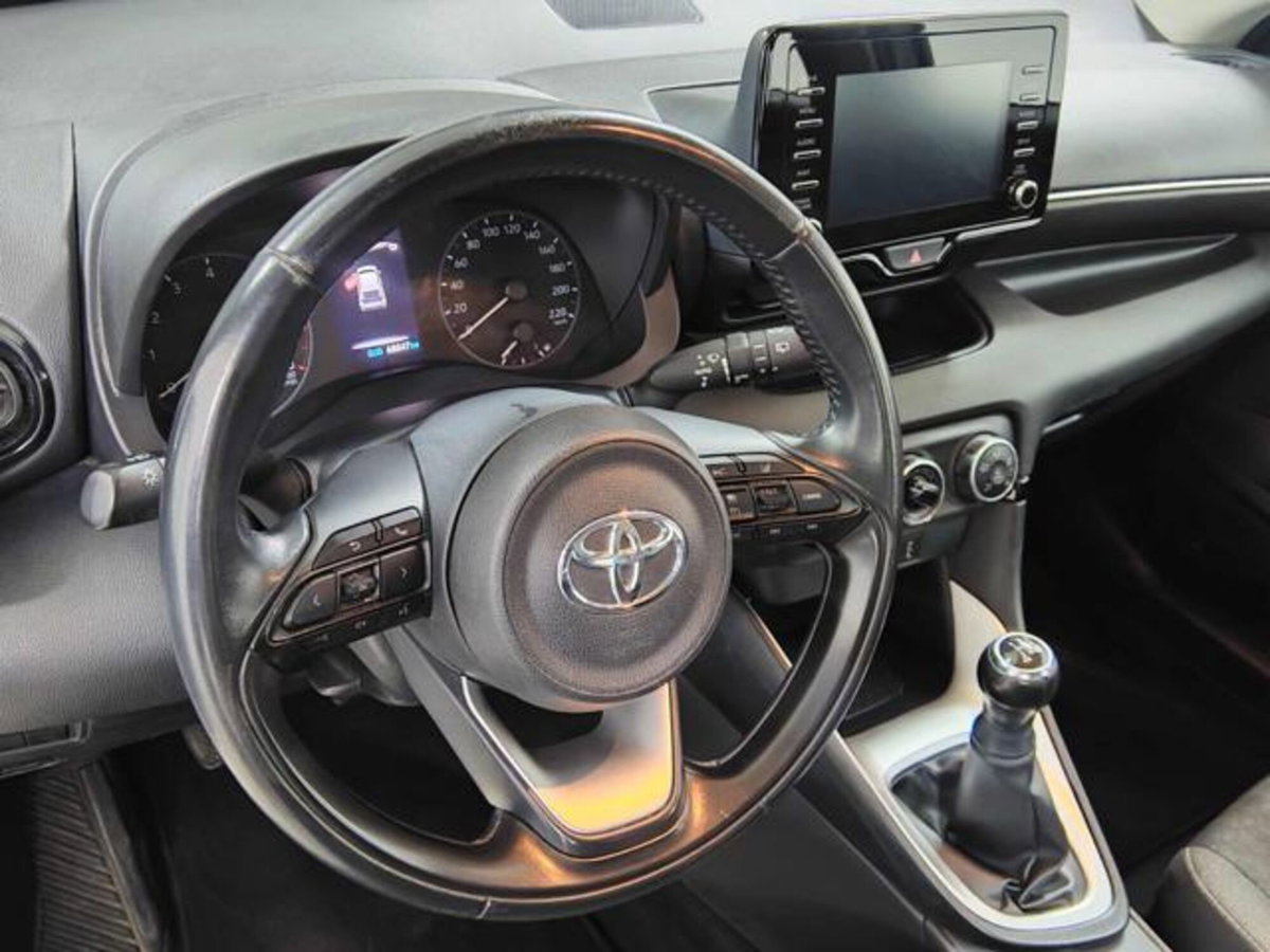 Toyota Yaris 1.0 5 porte Trend (8)