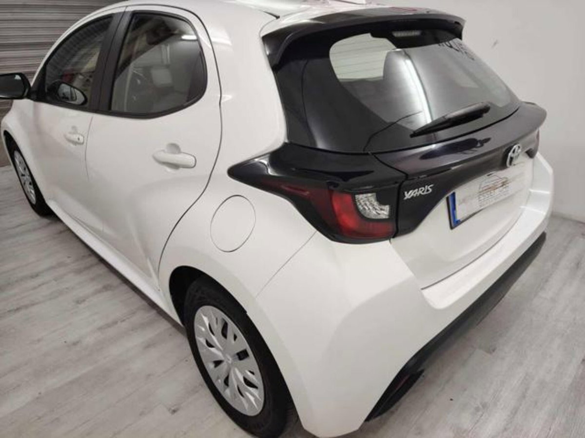 Toyota Yaris 1.0 5 porte Trend (3)
