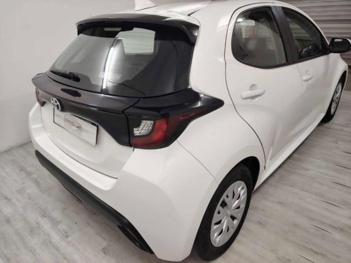 Toyota Yaris 1.0 5 porte Trend (4)
