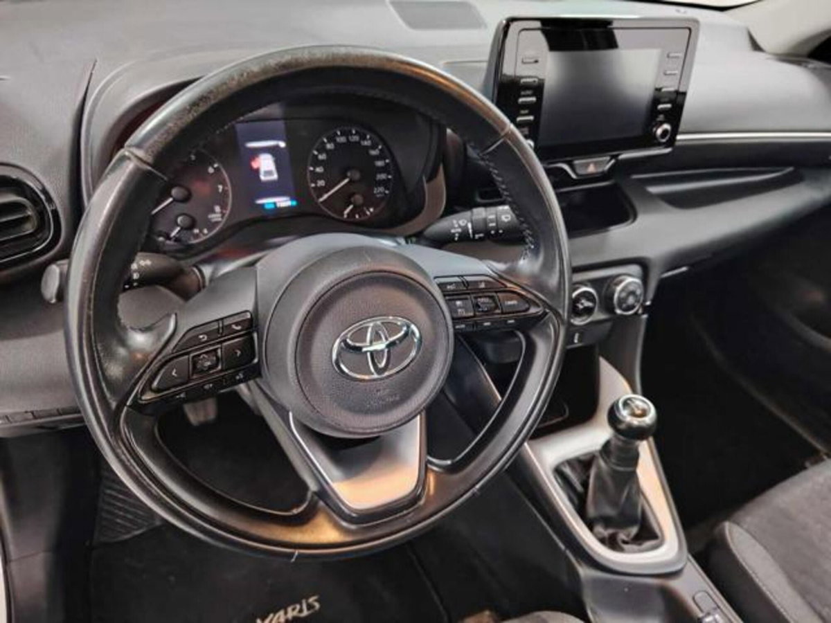 Toyota Yaris 1.0 5 porte Trend (5)