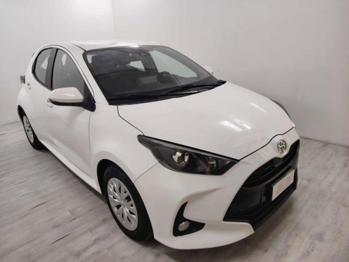 Toyota Yaris 1.0 5 porte Trend (2)