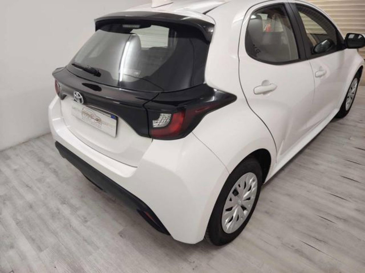 Toyota Yaris 1.0 5 porte Trend (3)