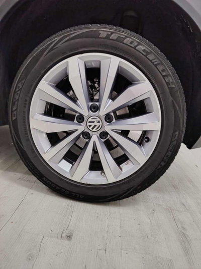 Volkswagen T-Roc 1.0 tsi Style 115cv (6)