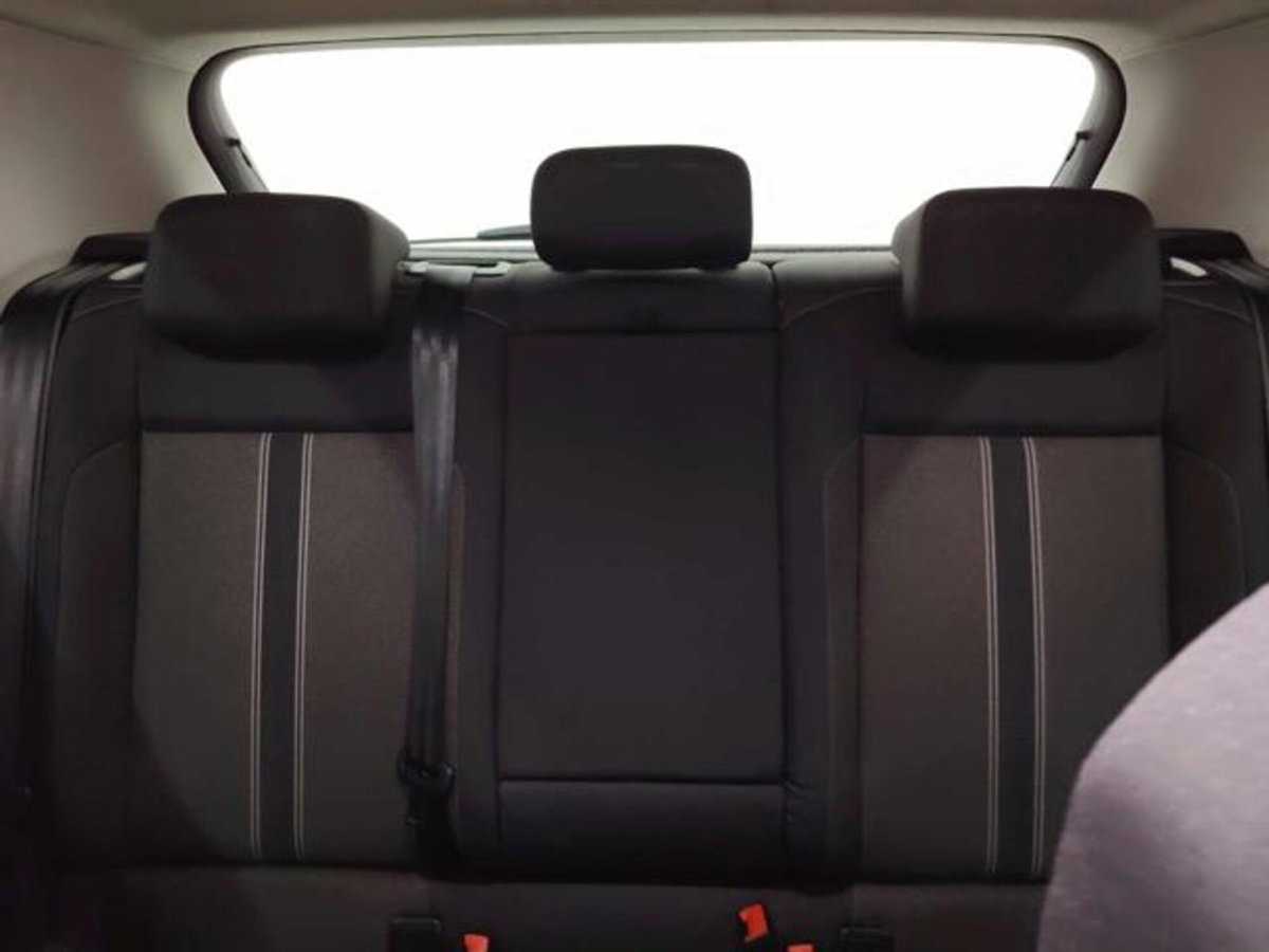 Volkswagen T-Roc 1.0 tsi Style 115cv (8)