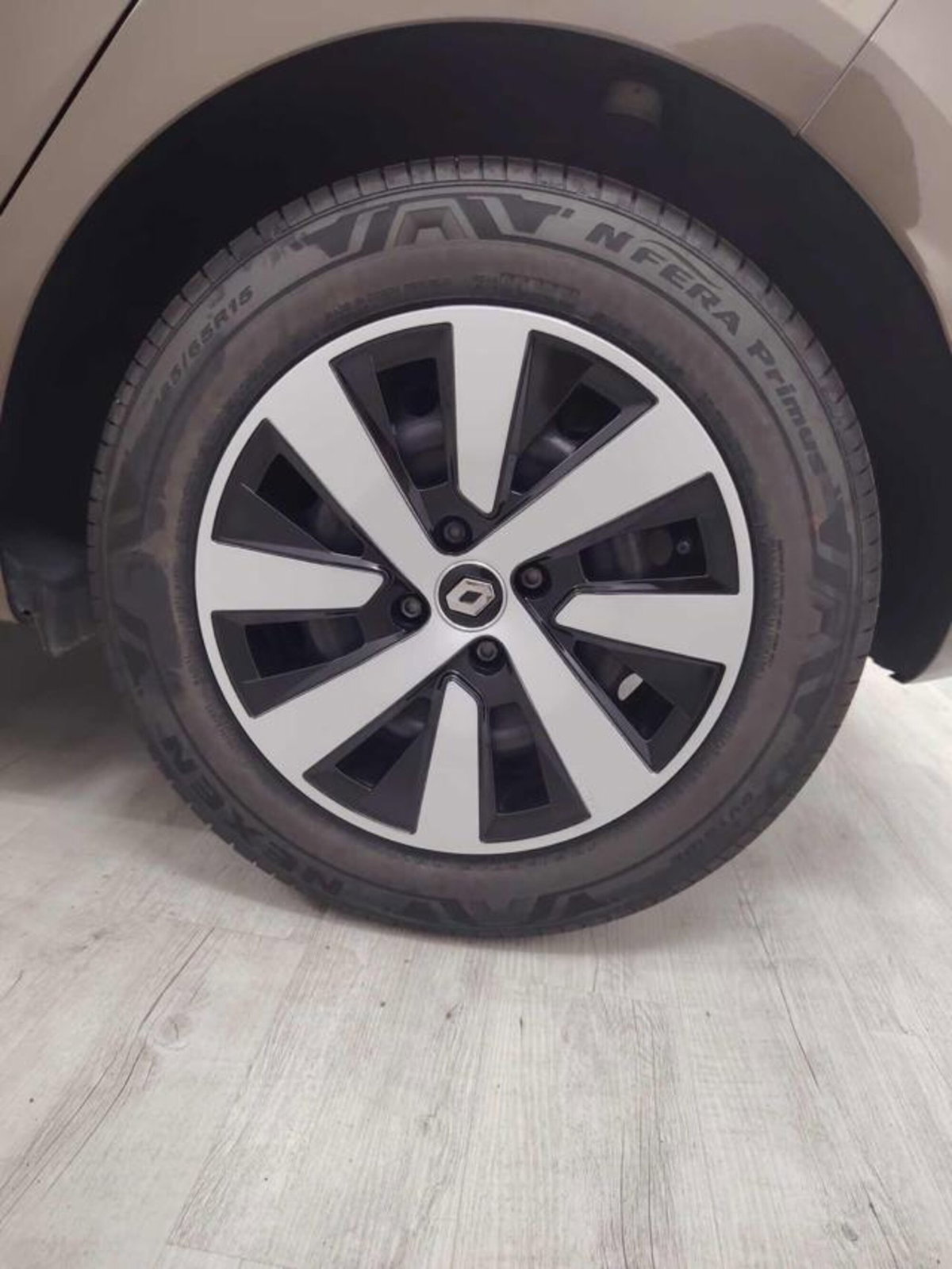 Renault Clio SCe 75 CV 5 porte Zen (8)