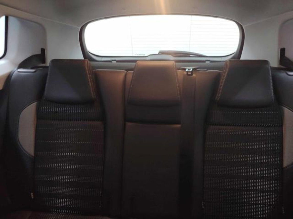 Peugeot 2008 100 S&S Allure (7)