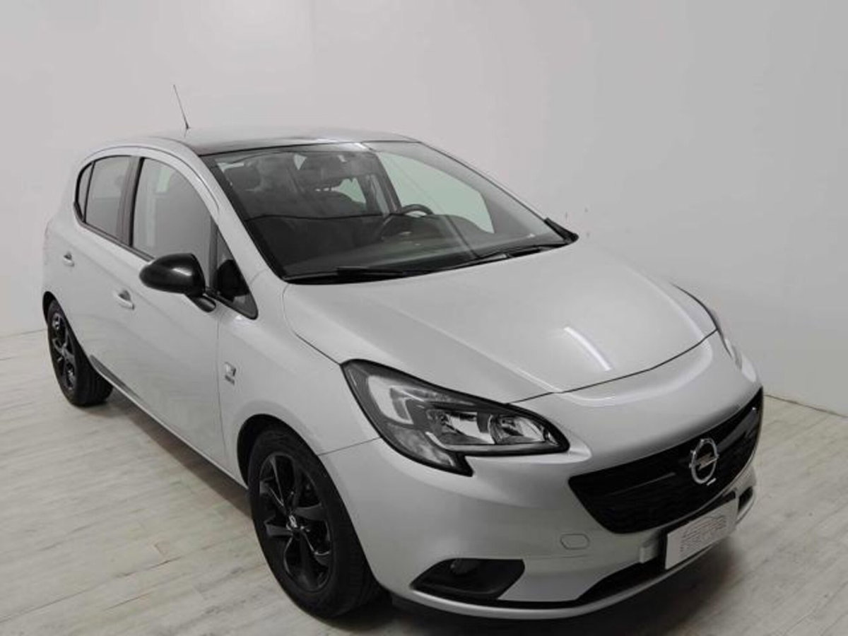 Opel Corsa 1.4 5 porte Advance (2)
