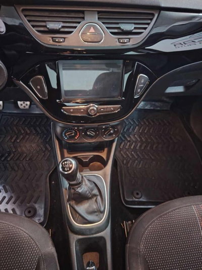 Opel Corsa 1.2 5 porte Black Edition (6)