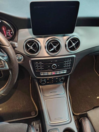 Mercedes-Benz GLA SUV 180 Sport (6)
