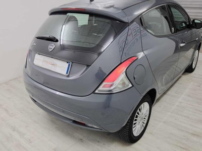Lancia Ypsilon 1.2 69 CV 5 porte Gold (3)