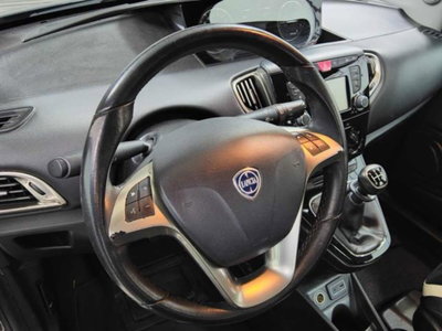 Lancia Ypsilon 1.2 69 CV 5 porte Gold (5)