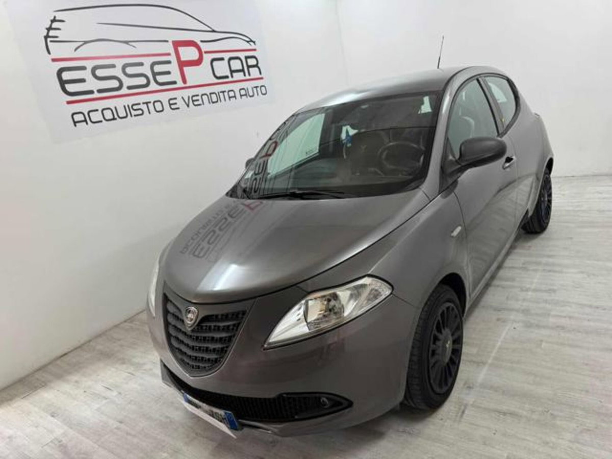Lancia Ypsilon 1.2 69 CV 5 porte Gold