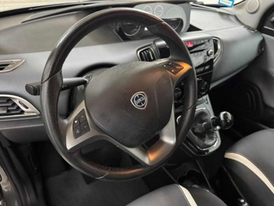 Lancia Ypsilon 1.2 69 CV 5 porte Gold (6)