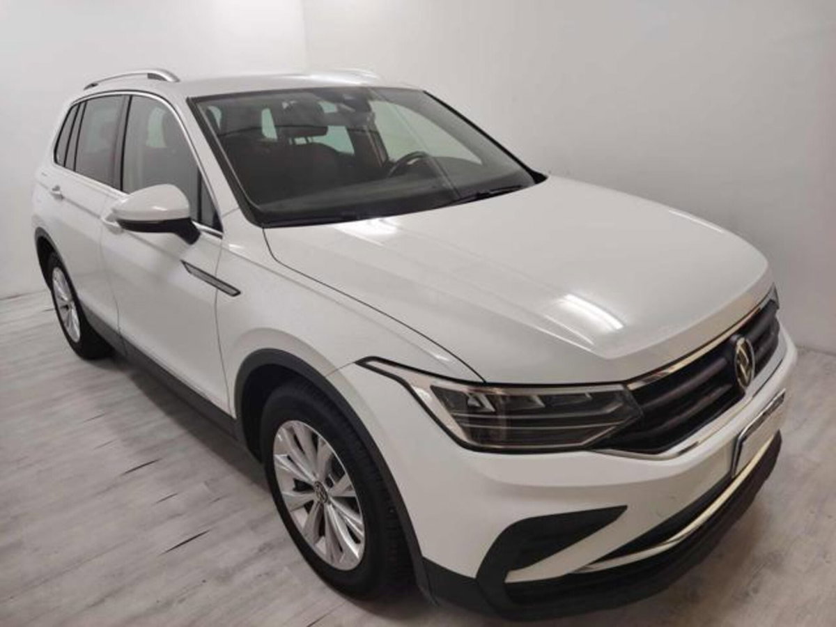 Volkswagen Tiguan 1.5 TSI ACT Life (2)