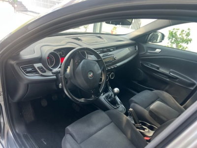 Alfa Romeo Giulietta 1.6 JTDm-2 Distinctive (12)
