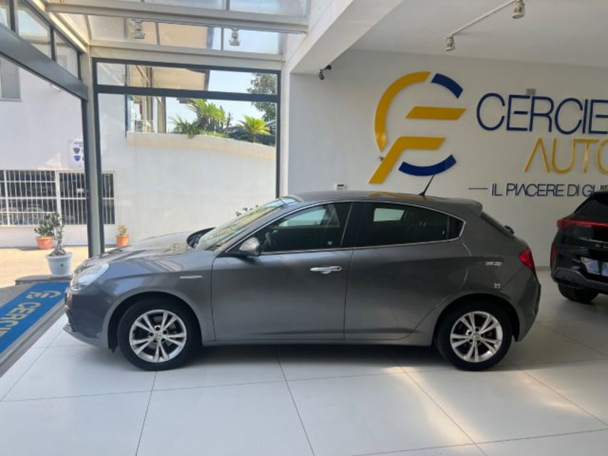 Alfa Romeo Giulietta 1.6 JTDm-2 Distinctive (3)