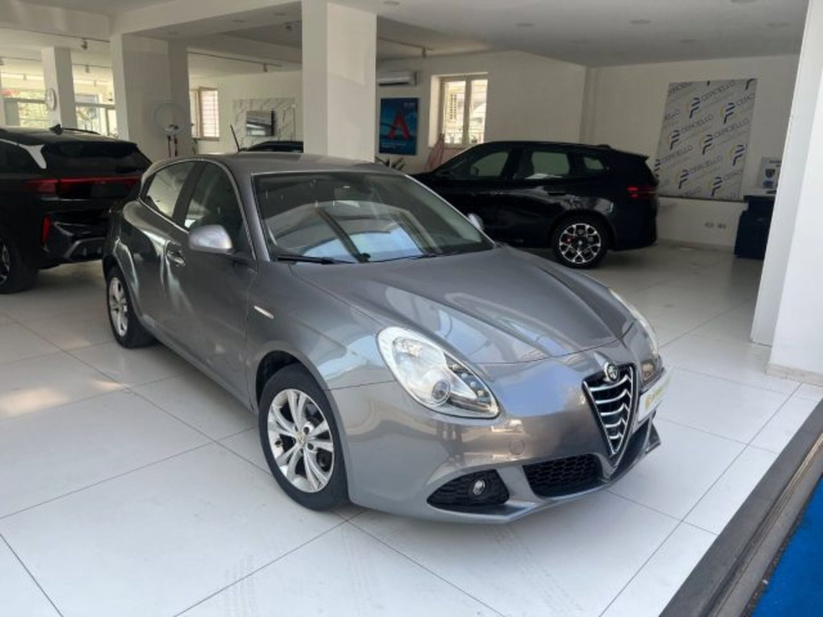 Alfa Romeo Giulietta 1.6 JTDm-2 Distinctive (4)