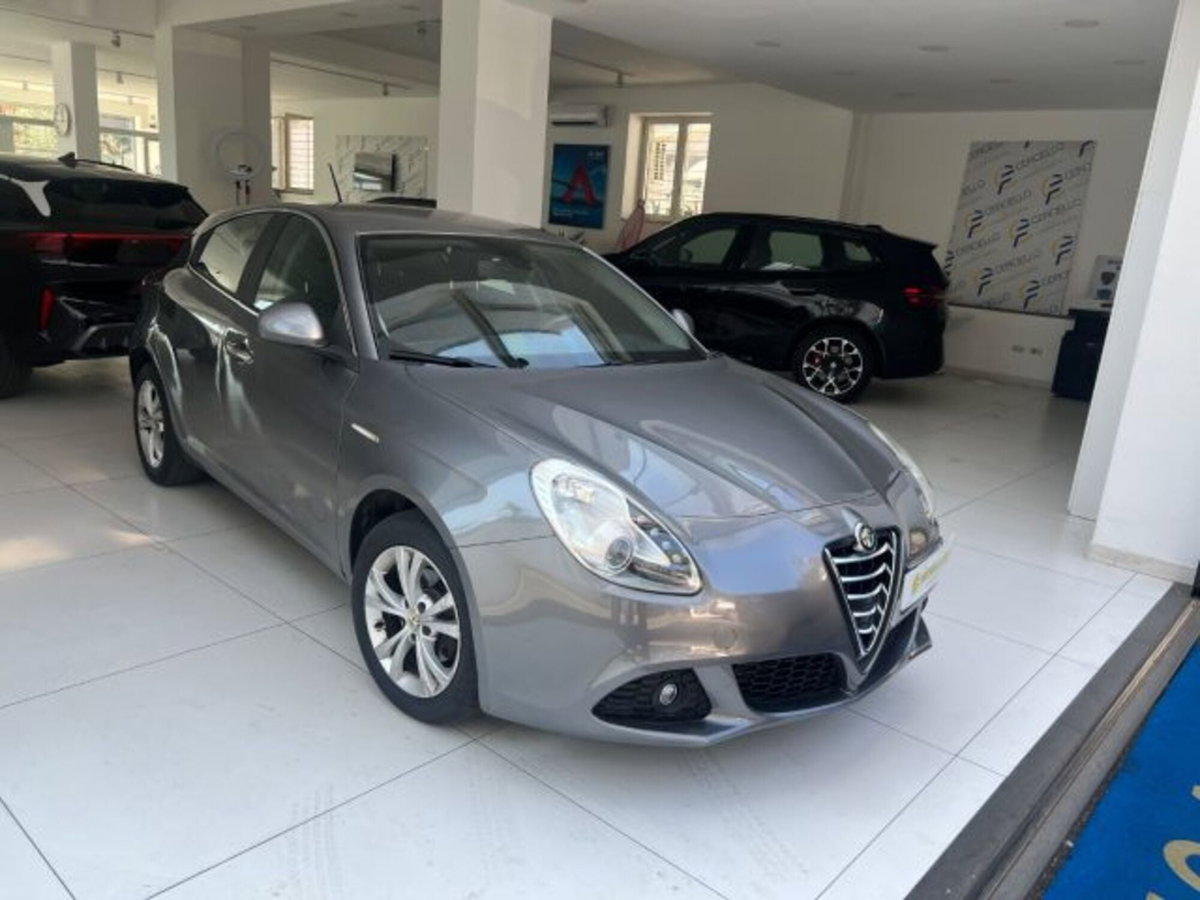 Alfa Romeo Giulietta 1.6 JTDm-2 Distinctive (5)