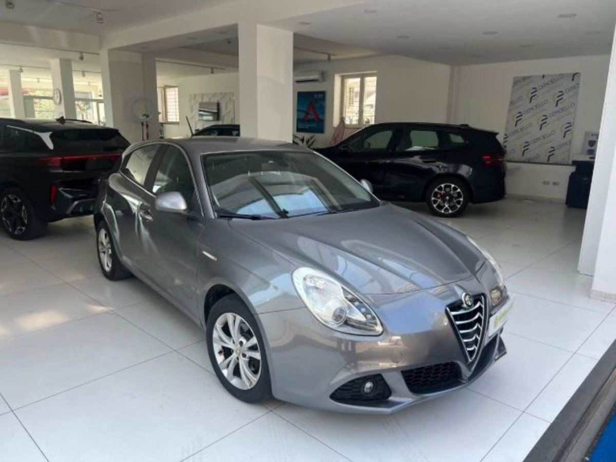 Alfa Romeo Giulietta 1.6 JTDm-2 Distinctive (6)