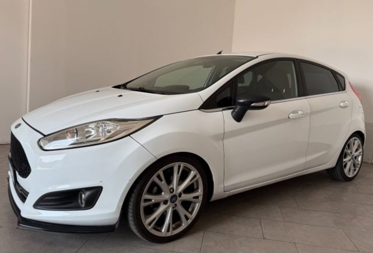 Ford Fiesta 1.0 EcoBoost 100CV 5 porte Black & White Edition (3)