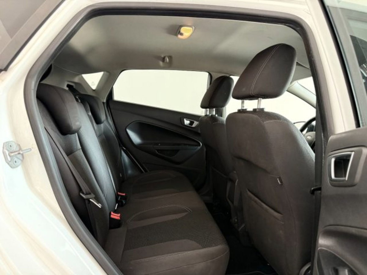 Ford Fiesta 1.0 EcoBoost 100CV 5 porte Black & White Edition (7)
