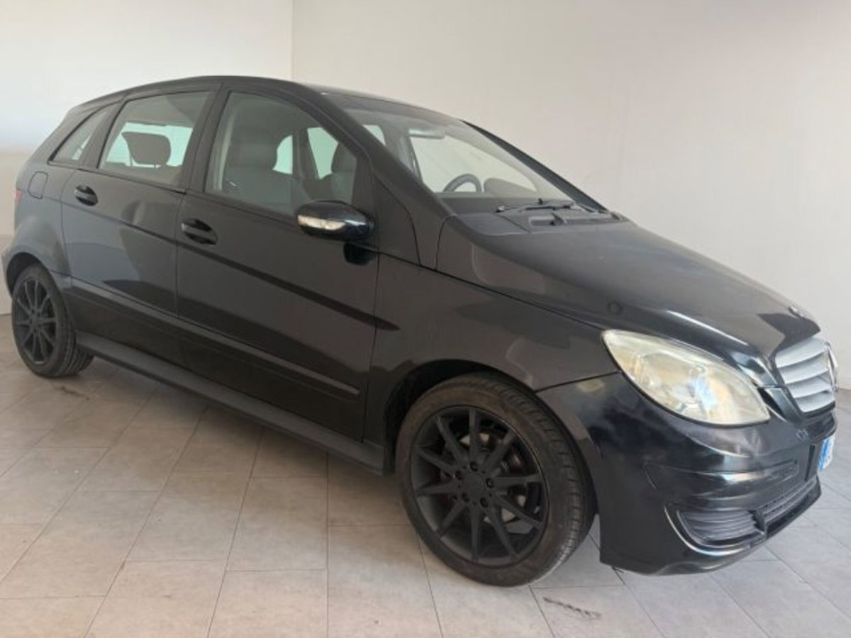 Mercedes-Benz Classe B 150 Sport (2)