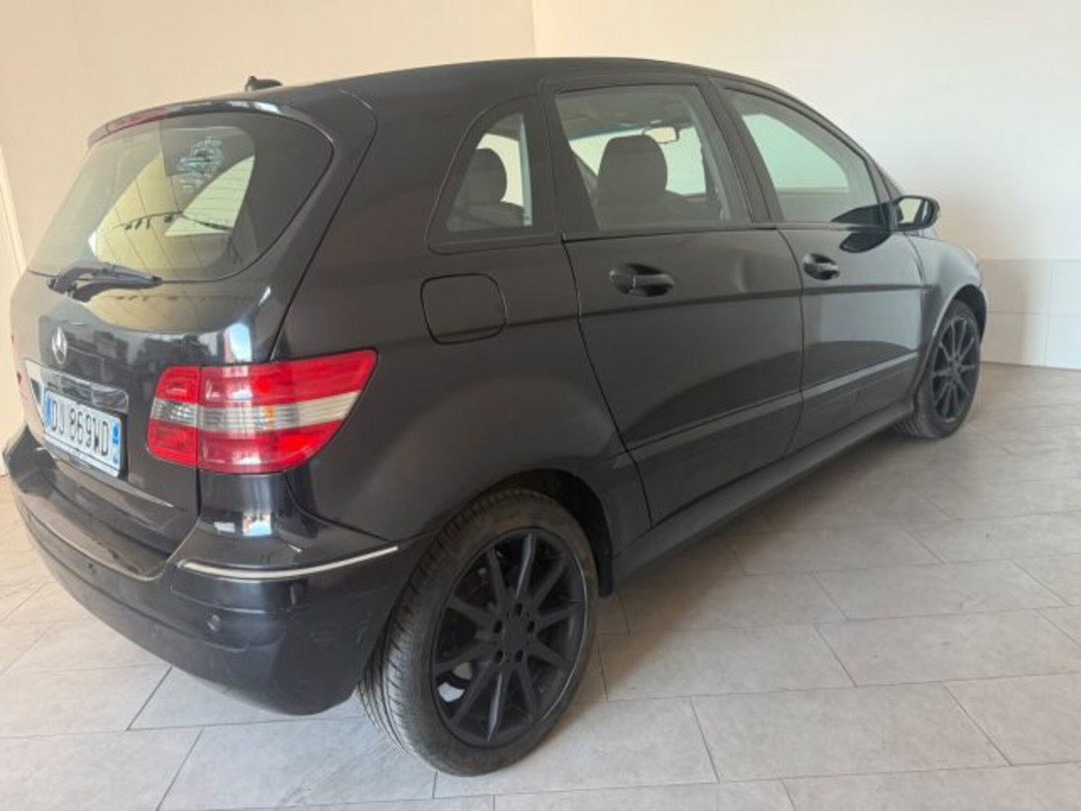 Mercedes-Benz Classe B 150 Sport (6)