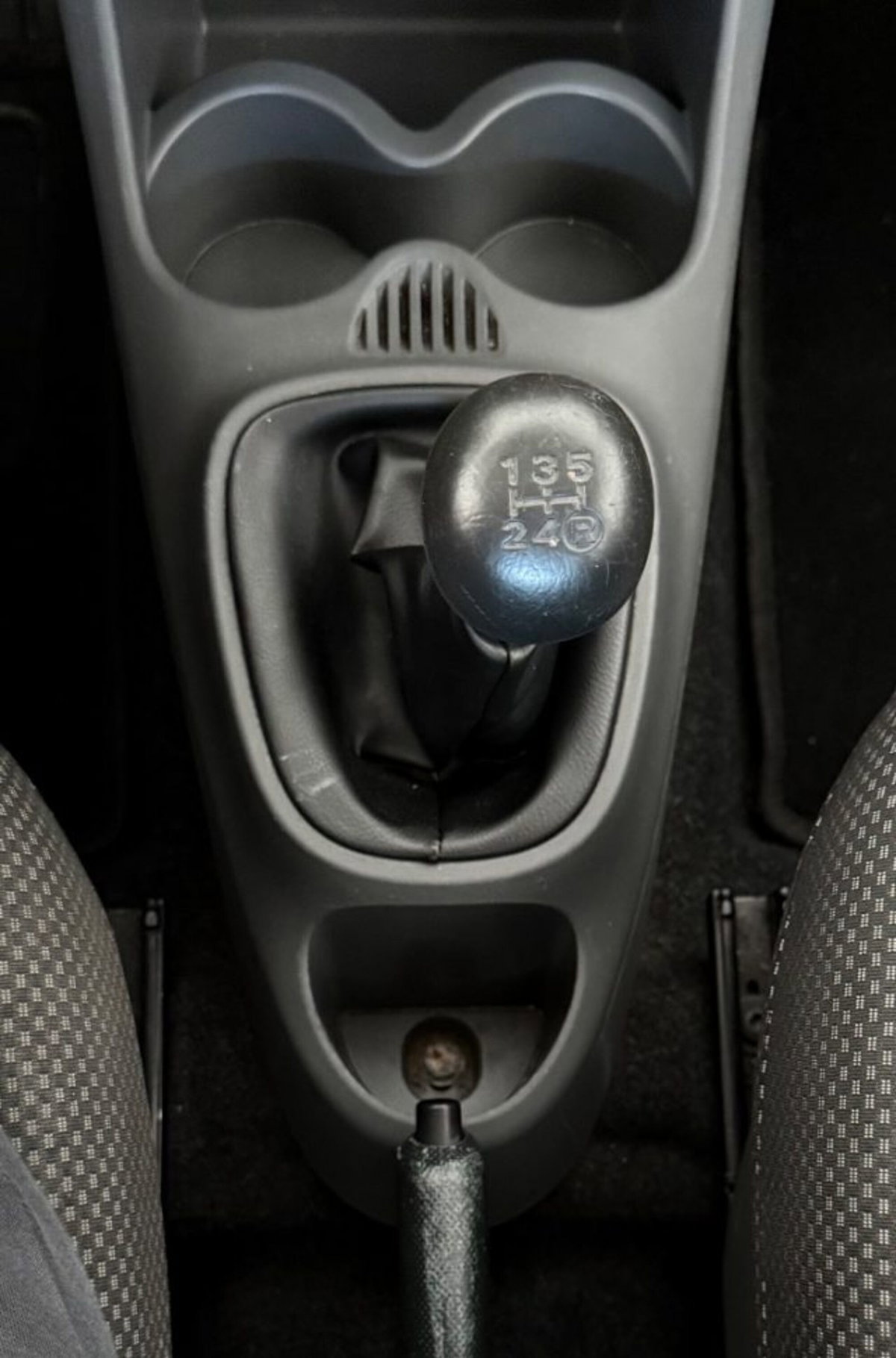 Toyota Aygo 1.0 12V VVT-i 5 porte (19)