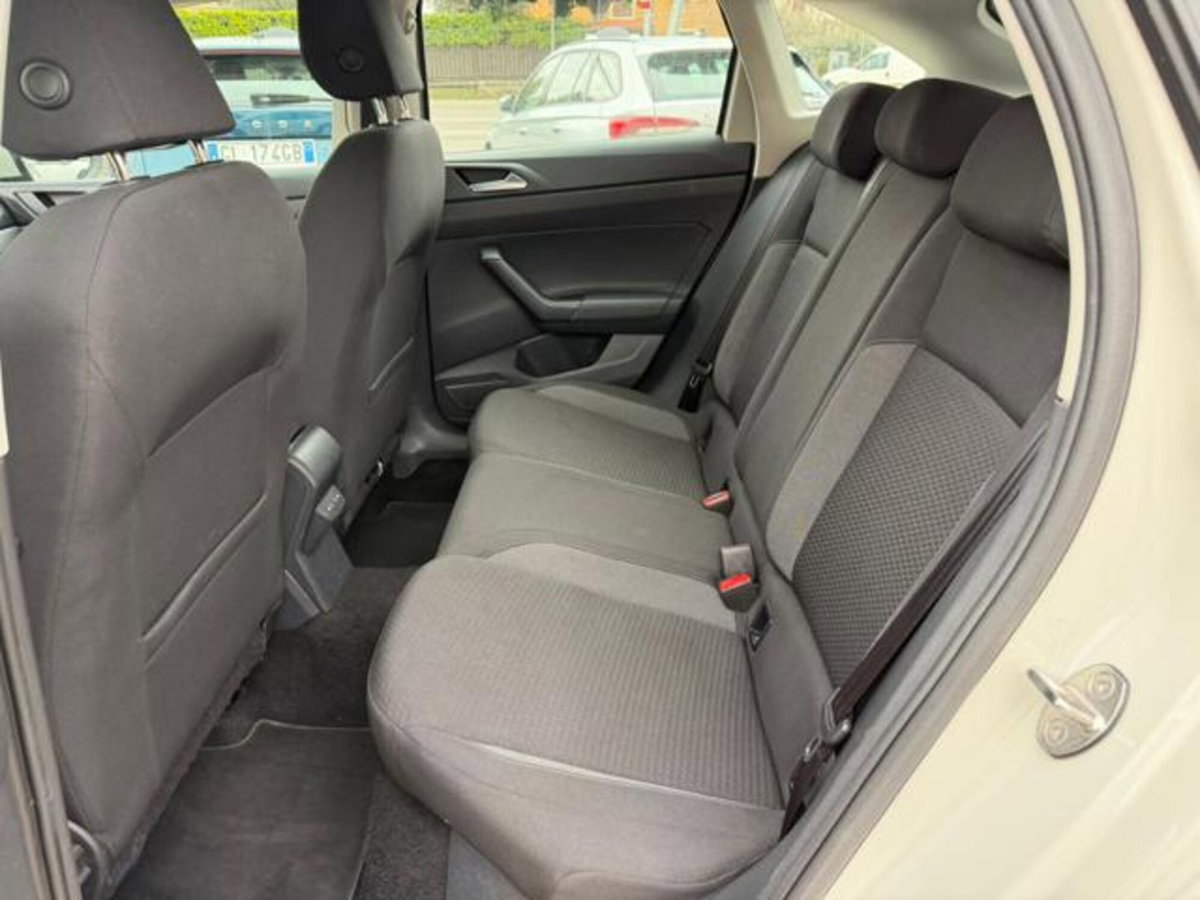 Volkswagen Taigo 1.0 tsi Life 95cv (10)