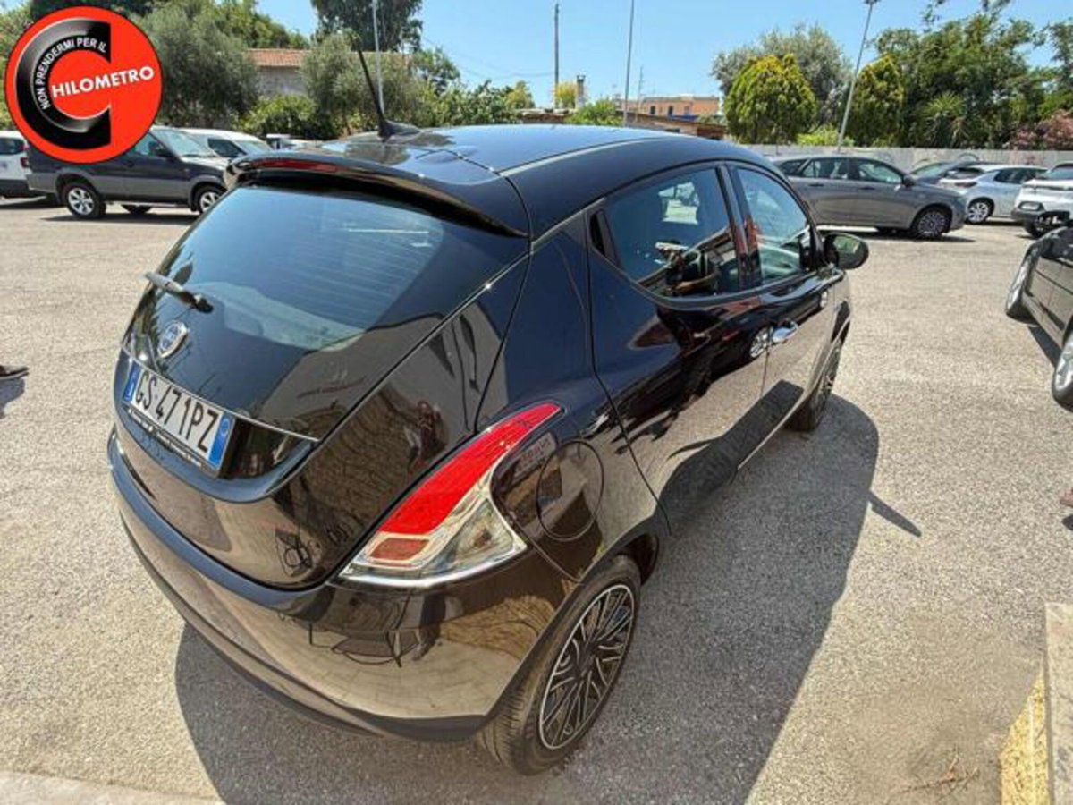 Lancia Ypsilon 1.0 FireFly 5 porte S&S Hybrid Gold Plus (3)