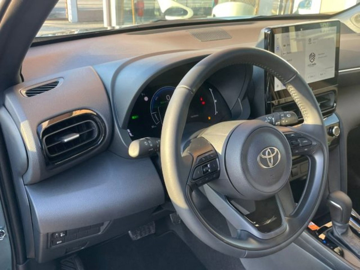 Toyota Yaris Cross 1.5h GR Sport Black Sky fwd 116cv e-cvt (4)