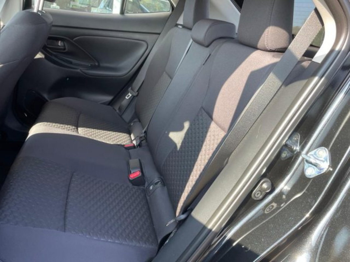 Toyota Yaris Cross 1.5h GR Sport Black Sky fwd 116cv e-cvt (3)