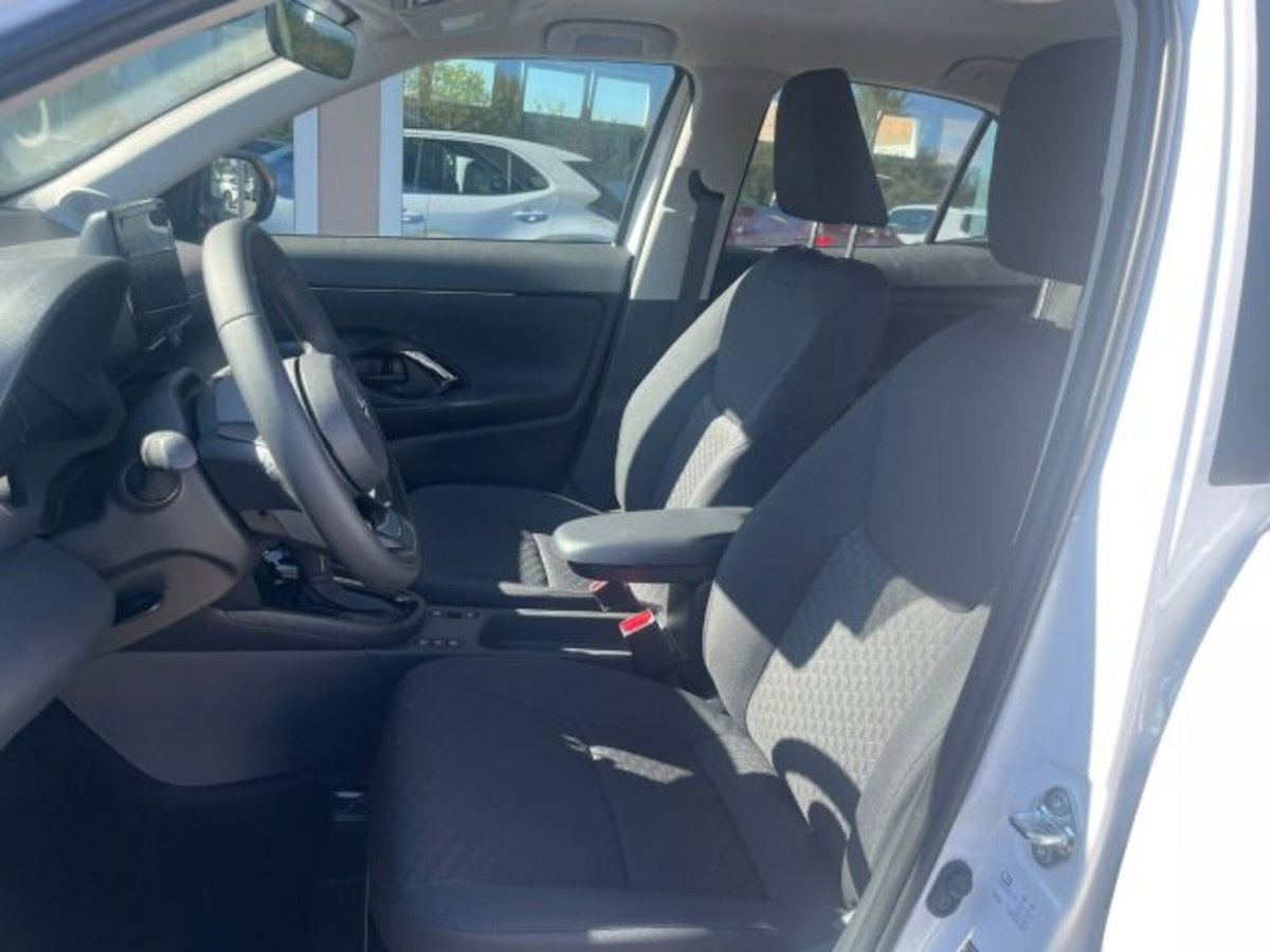 Toyota Yaris Cross 1.5h GR Sport Black Sky fwd 116cv e-cvt (9)