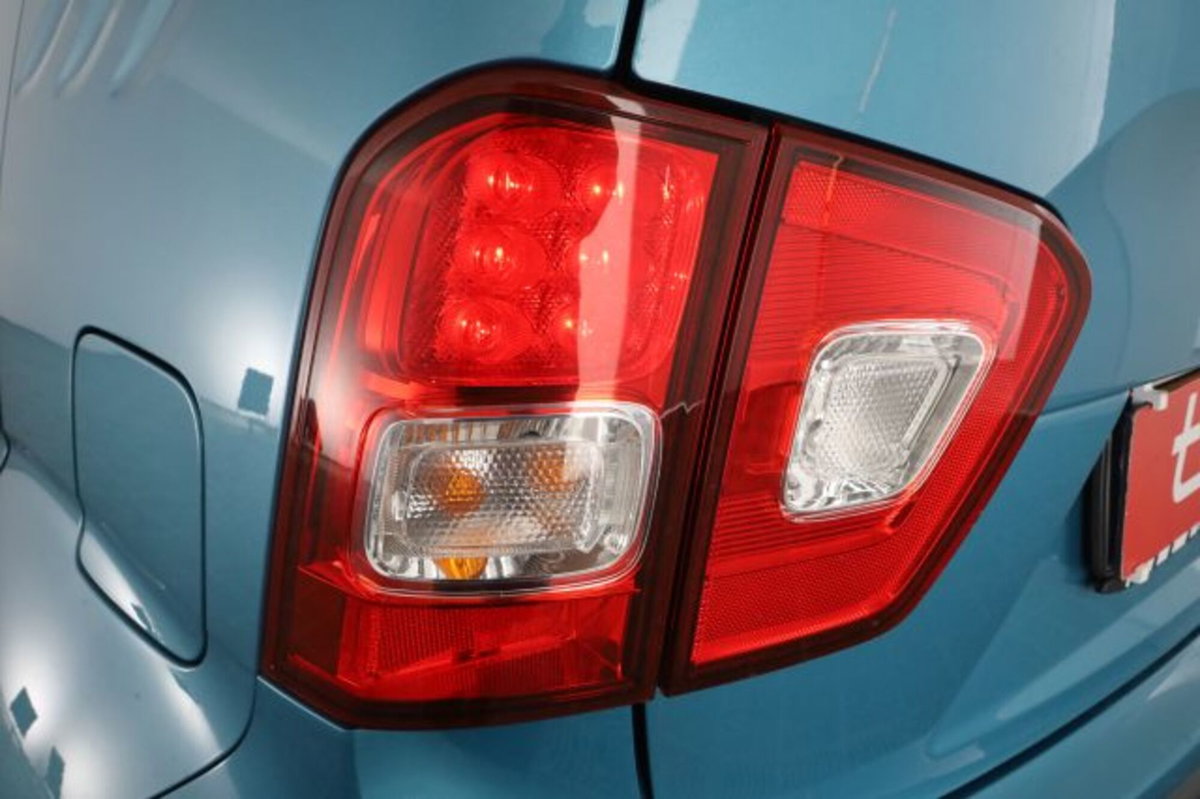 Suzuki Ignis 1.2 Dualjet iTop AGS (10)