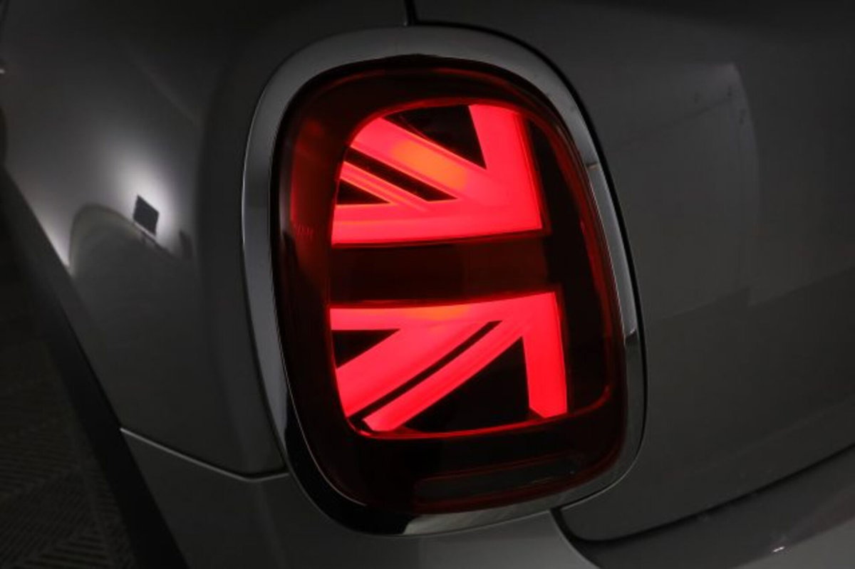 MINI Mini 1.5 Cooper Classic 5 porte (10)