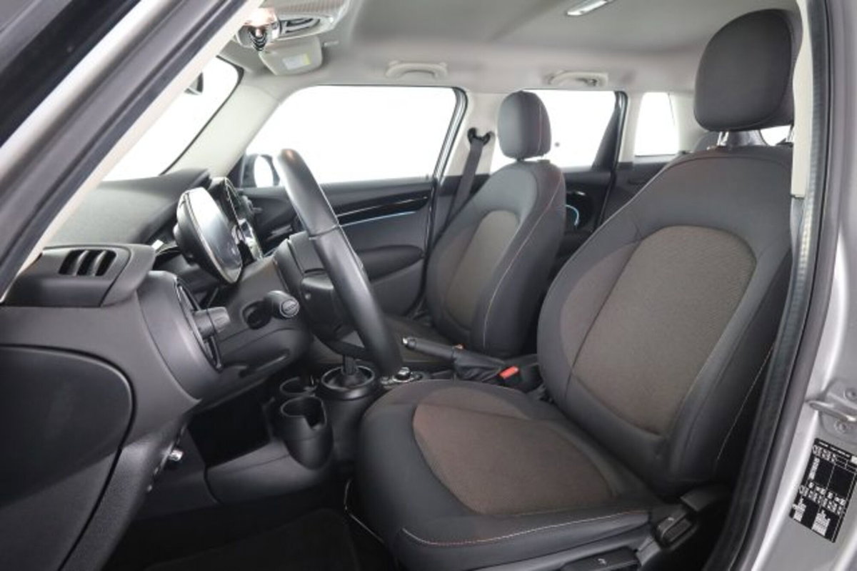 MINI Mini 1.5 Cooper Classic 5 porte (2)